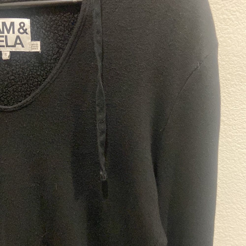 Pam & Gela sweatshirt - Picture 3 of 5